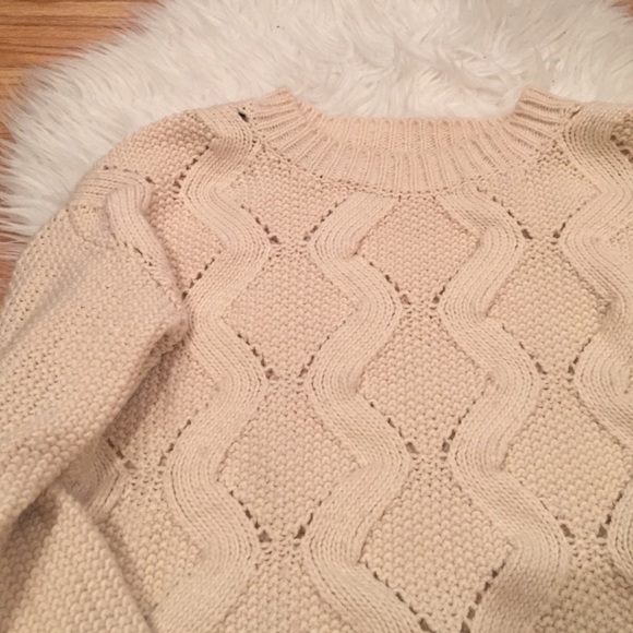 H&M Sweater - Picture 2 of 2